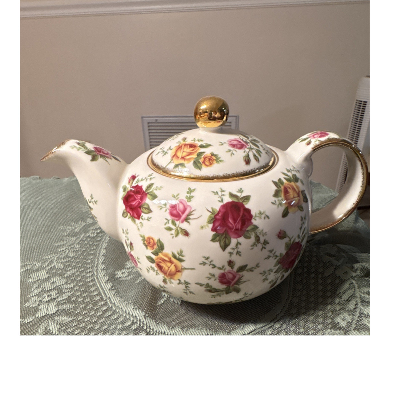 Royal Albert Old Country Roses Classic IV Fine China Floral Teapot Handles Lid gallery