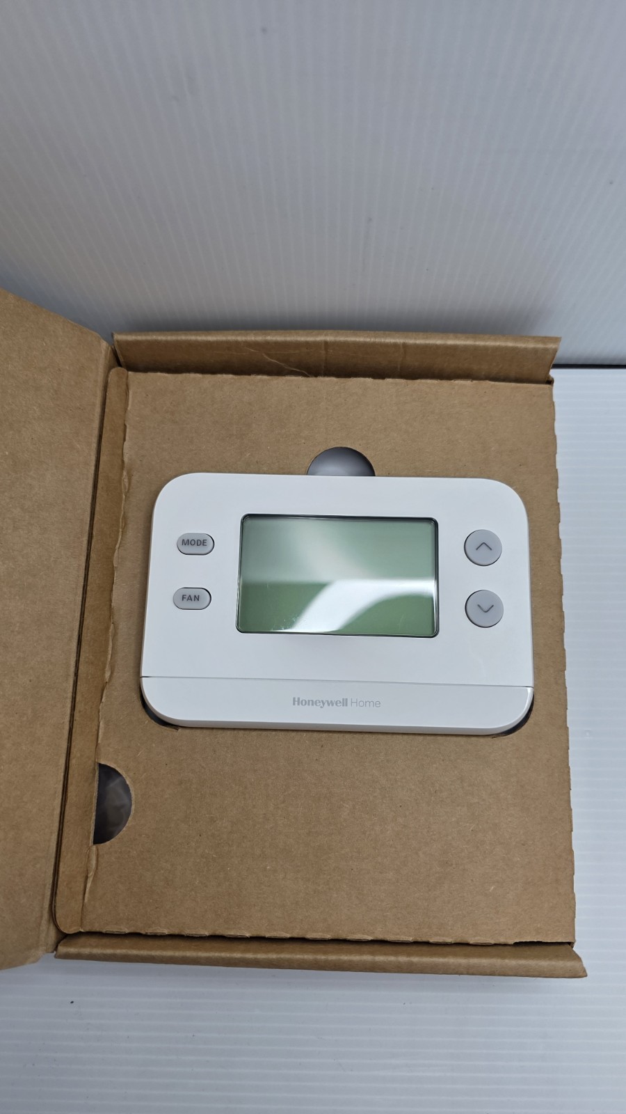 HONEYWELL HOME X1N RTH11B NON-PROGRAMMABLE THERMOSTAT SINGLE STAGE 1 HEAT 1 COOL gallery