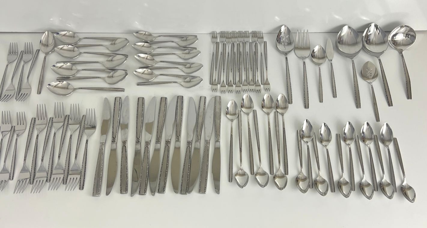 Oneida Community Stainless Flatware Via Roma Service for 8 87 Pieces gallery