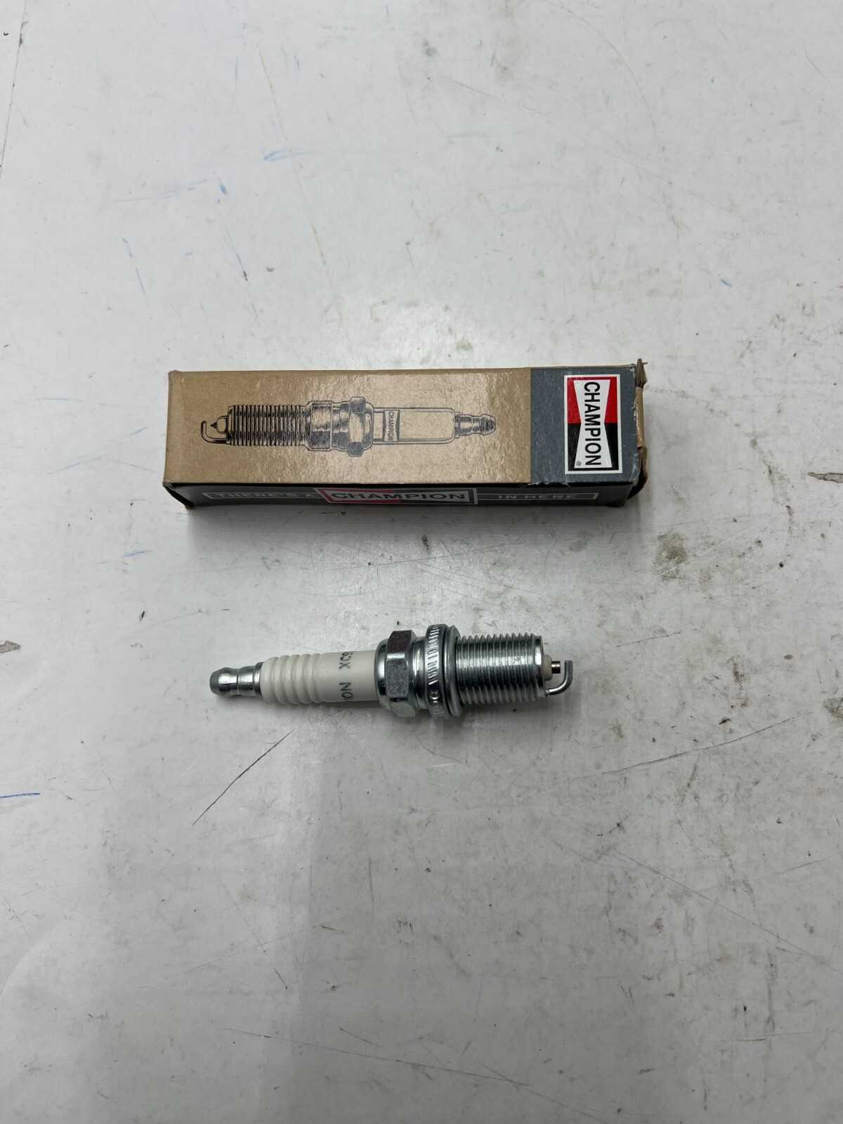 Champion Auto Parts Spark Plug XC92YC, M14x1.25m, 19mm Thread gallery