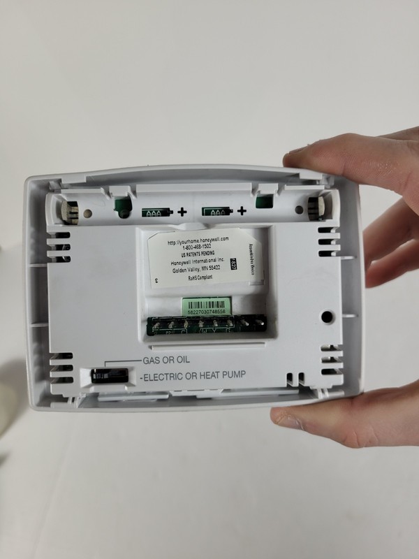 Honeywell RTH221B1021 Programmable Thermostat 1-Week Heat Cool Works Ships Free gallery