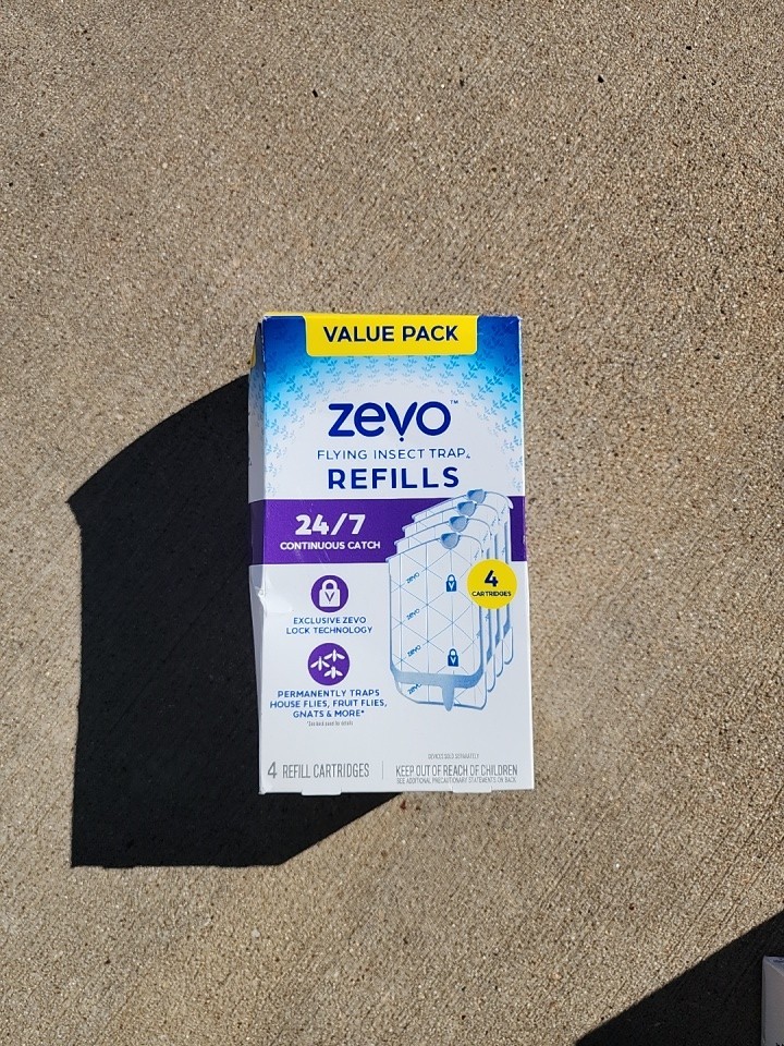 Zevo Flying Insect Trap Fly Trap 4 Refill (4 Total Cartridges) NEW TORN PACKAGE gallery