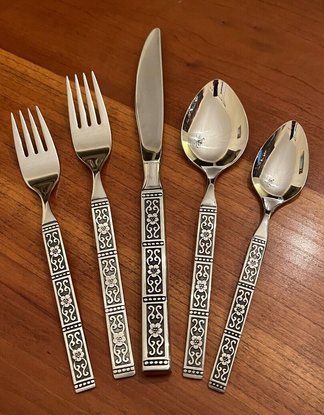 Oneida Community ISABELLA Stainless Flatware - Choice gallery