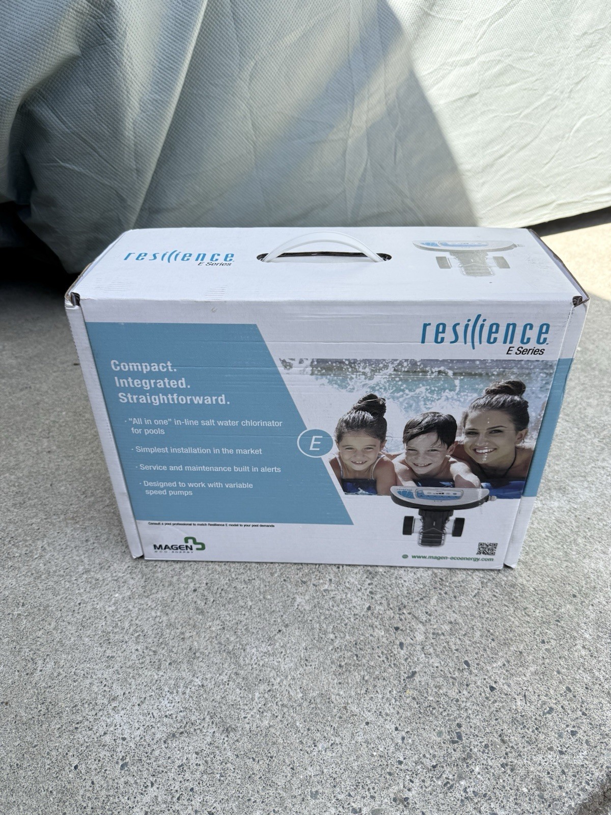 SOLAXX RESILIENCE E40 E-SERIES POOL SALT CHLORINATOR- BRAND NEW gallery