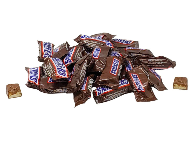 SNICKERS Milk Chocolate, Fun Size Candy Bars - Individually Wrapped (2 Pounds) gallery