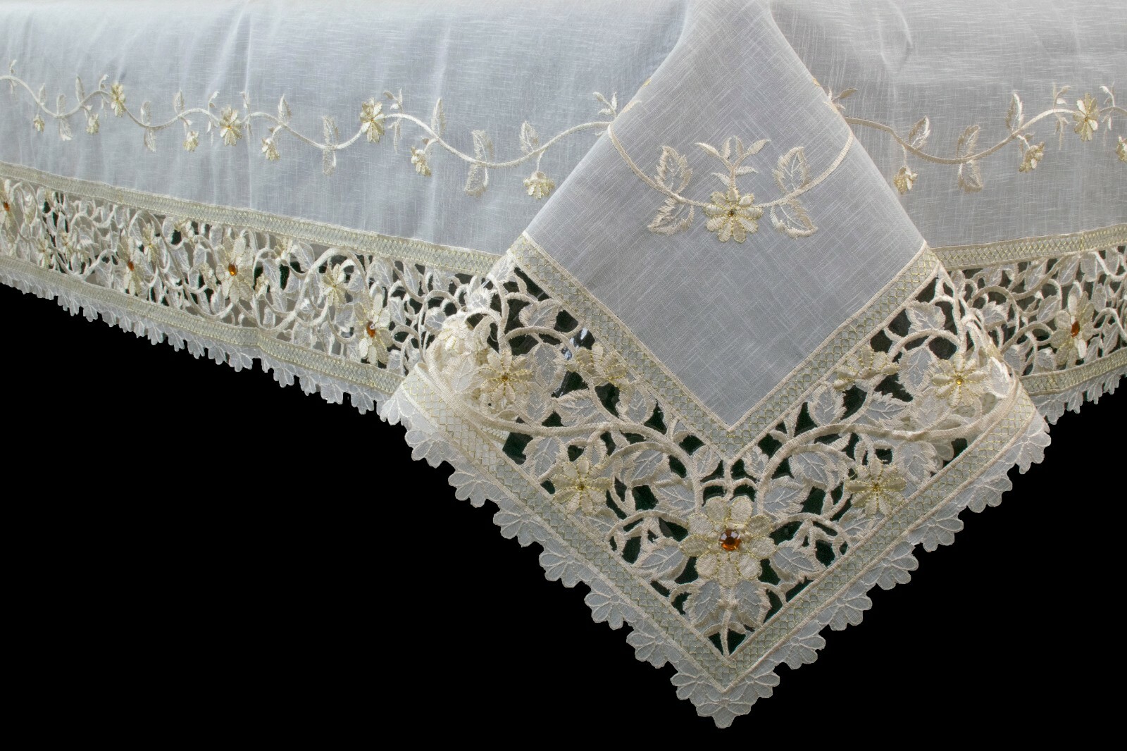 Beige Gold 54x72'' Polyester Floral Embroidery Fabric Tablecloth Napkins Wedding gallery