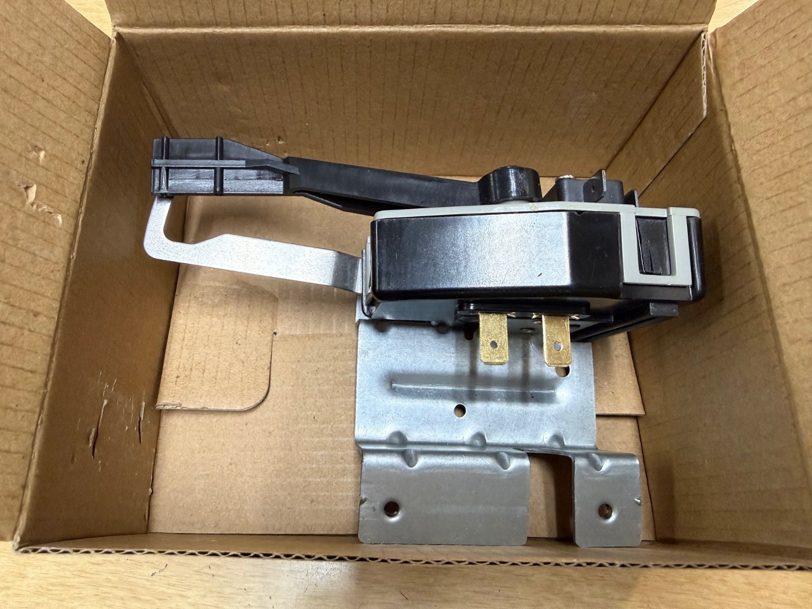 Frigidaire Electrolux 134101800 Washer Door Lid Switch Lock Assembly gallery