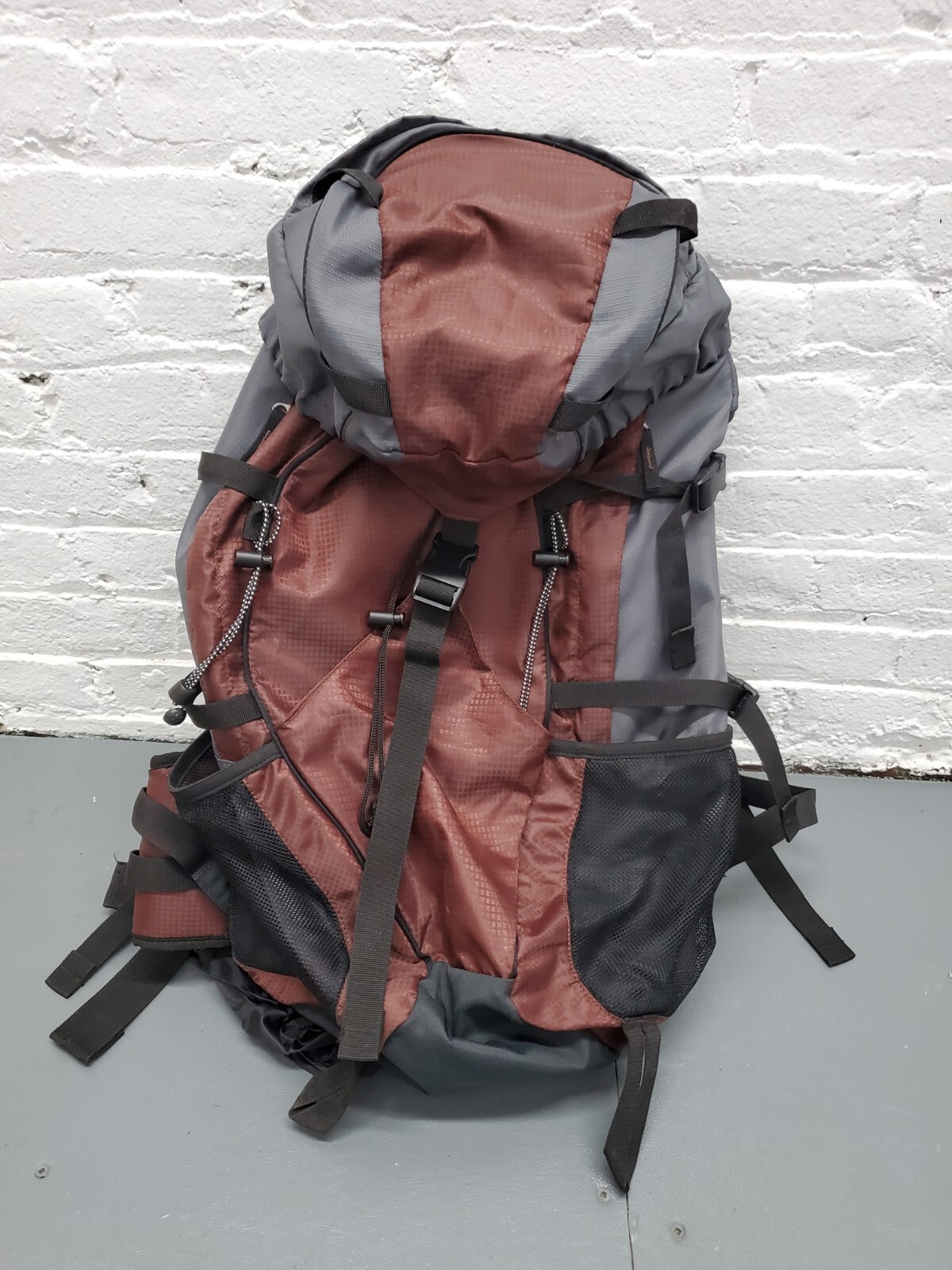 Field & Stream Mountain Scout 45L Internal Frame Back Pack, with rain cover