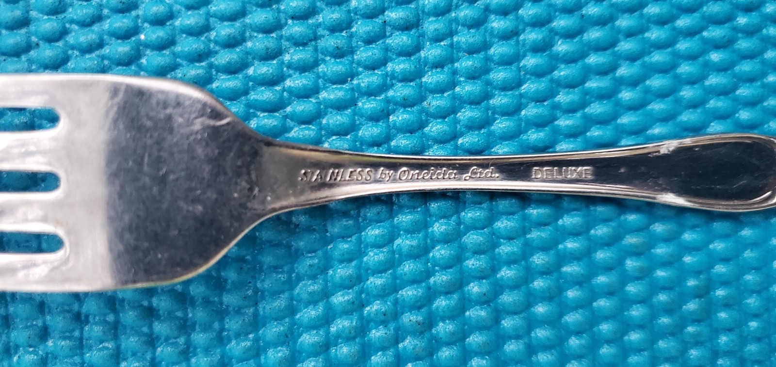 Oneida STRATHMORE Deluxe Stainless DINNER FORK 7 1/4" gallery