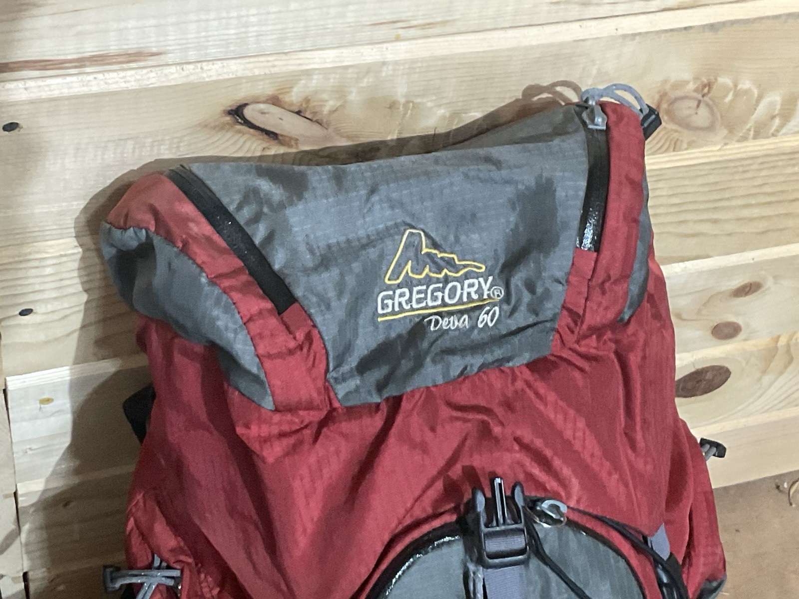 Gregory Deva 60 Pack 3D Harness Women S Backpack  Internal Frame Hiking Red 4