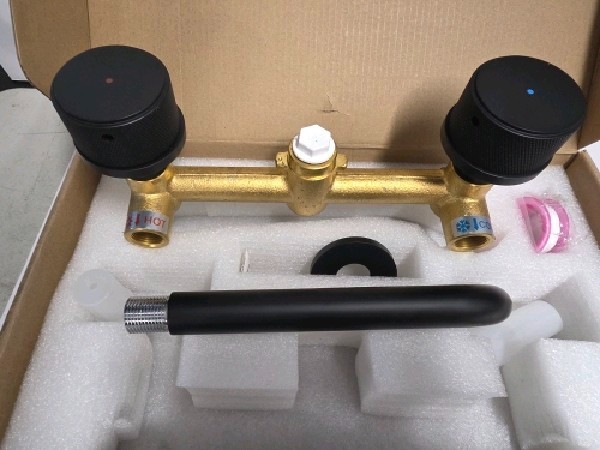 BWE Two-Handle Wall Mounted Bathroom Faucet Black gallery