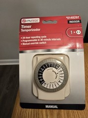 Utilitech Timer Indoor 24 Hour Cycle Programmable Manual Override 125 V 60 Hz