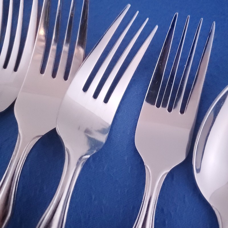 Hampton Unknown Pattern (4) Dinner Forks, (4) Salad Forks & (3) Soup Spoons gallery