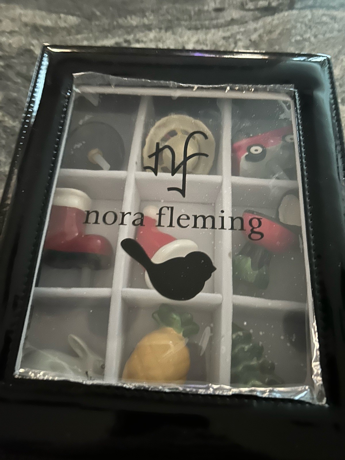 Nora Fleming Mini Set With 9 Pieces And Display Box gallery