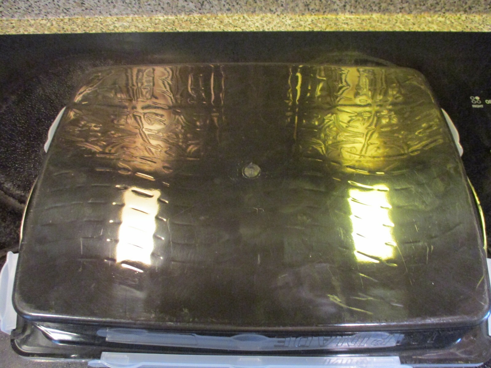 CHEFMATE Marinade Tray with Snap Lid gallery