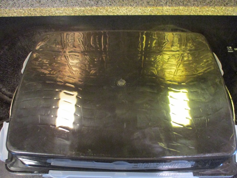CHEFMATE Marinade Tray with Snap Lid gallery