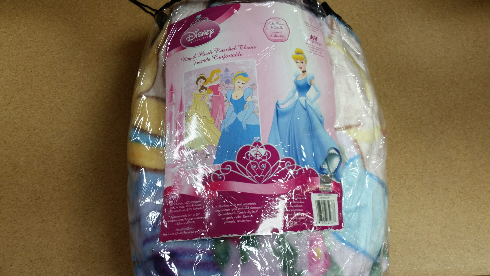 NEW DISNEY PRINCESS BELLA AURORA CINDERELLA TWIN SIZE ACRYLIC 60X80 BLANKET gallery