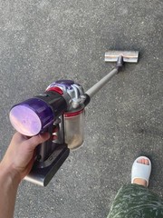 Dyson V7 Cordless Vacuum Cleaner – Fully Working, Needs Cleaning