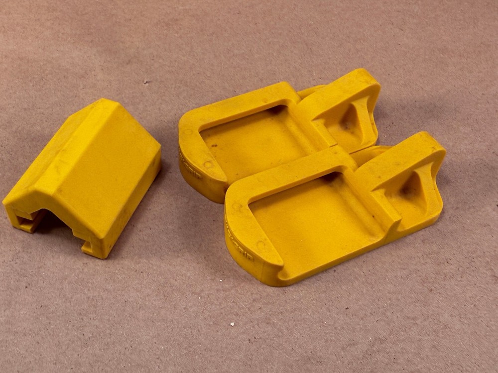 Two Quick Grip Full Face Pads - Accessory for Bar Clamp - part of 40104 + Corner