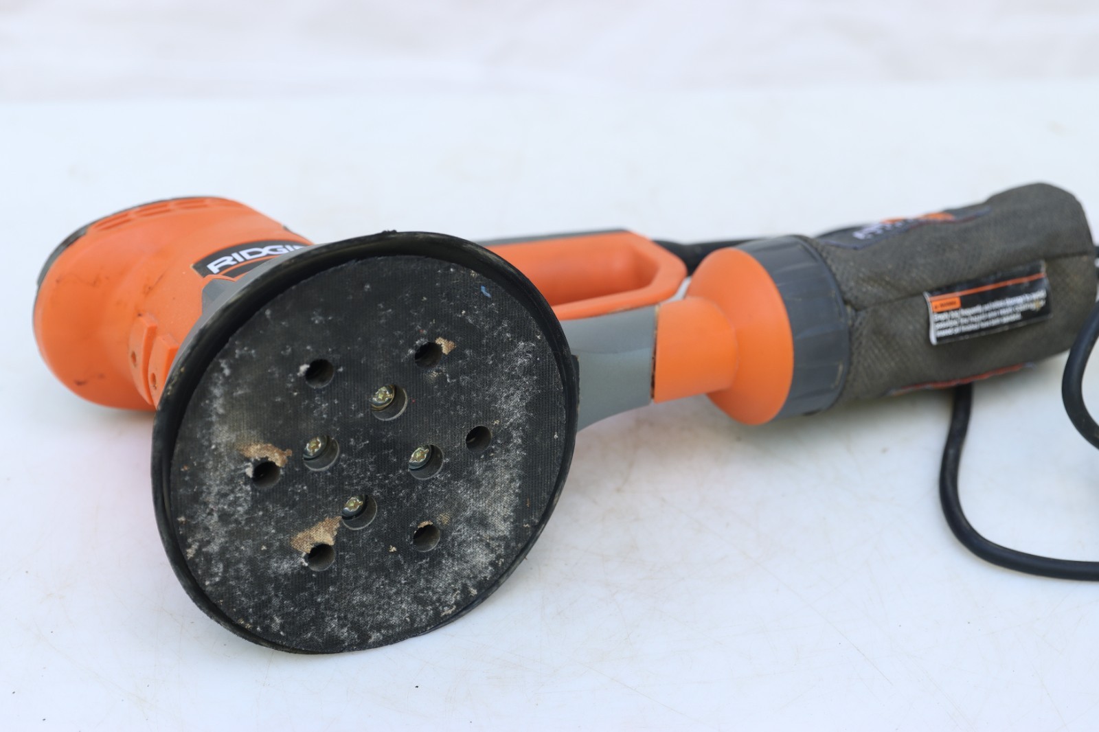 RIDGID Corded 6 in. Variable-Speed Dual Random Orbital Sander (R2611) gallery