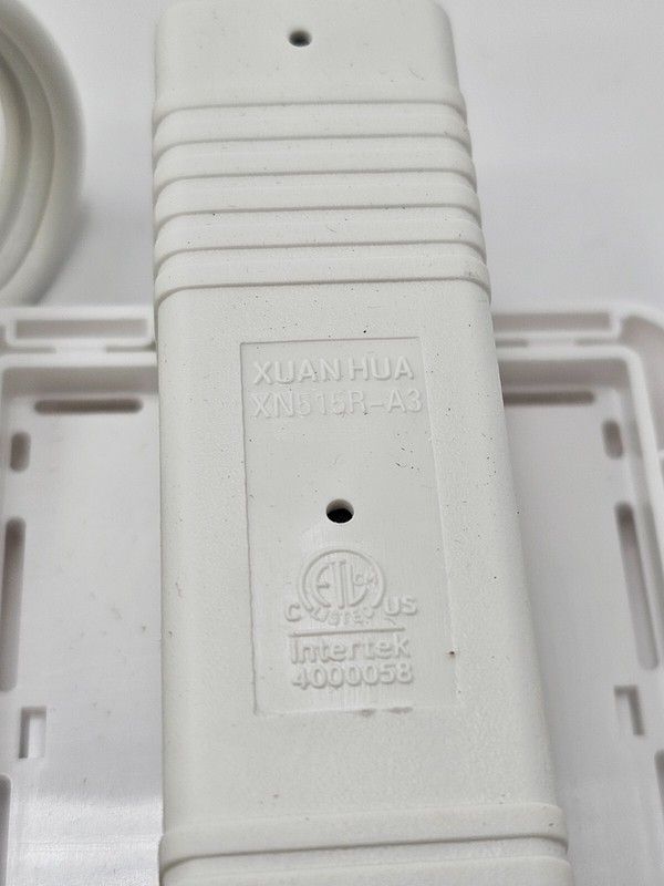 LIDER Flat-Face 3 Outlets Extension Wallplate Plug 125VAC 60Hz 3ft LWE3-315-W gallery