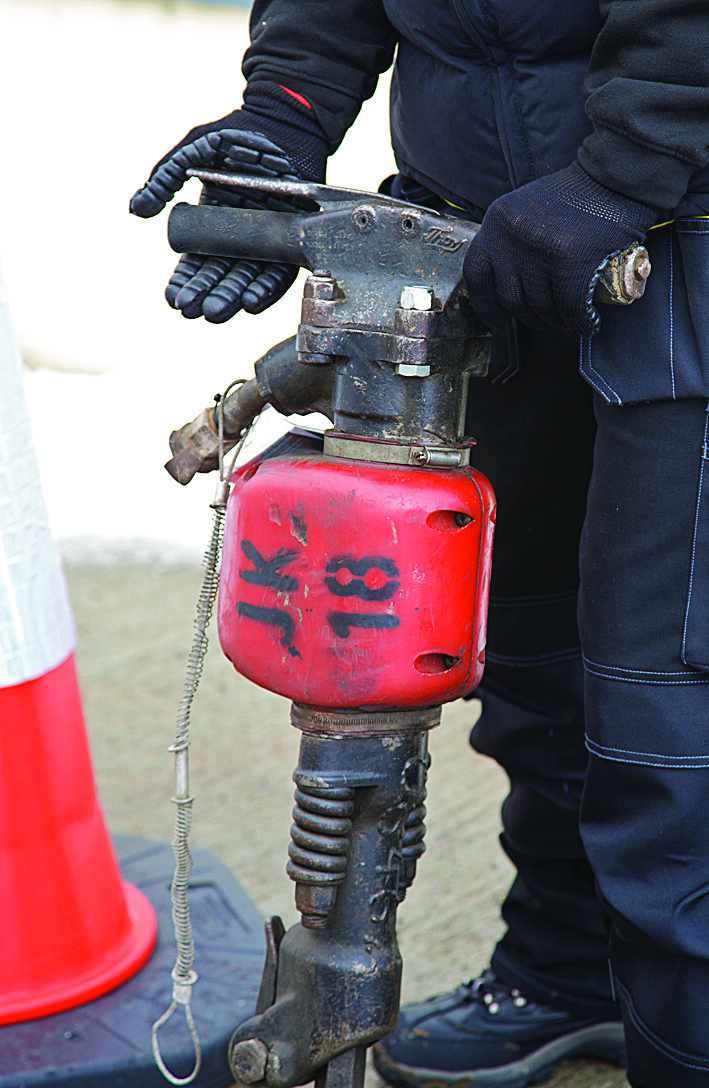 Portwest A790 Safety Shock Absorbing Glove with Anti Vibration Palm Pods ANSI gallery