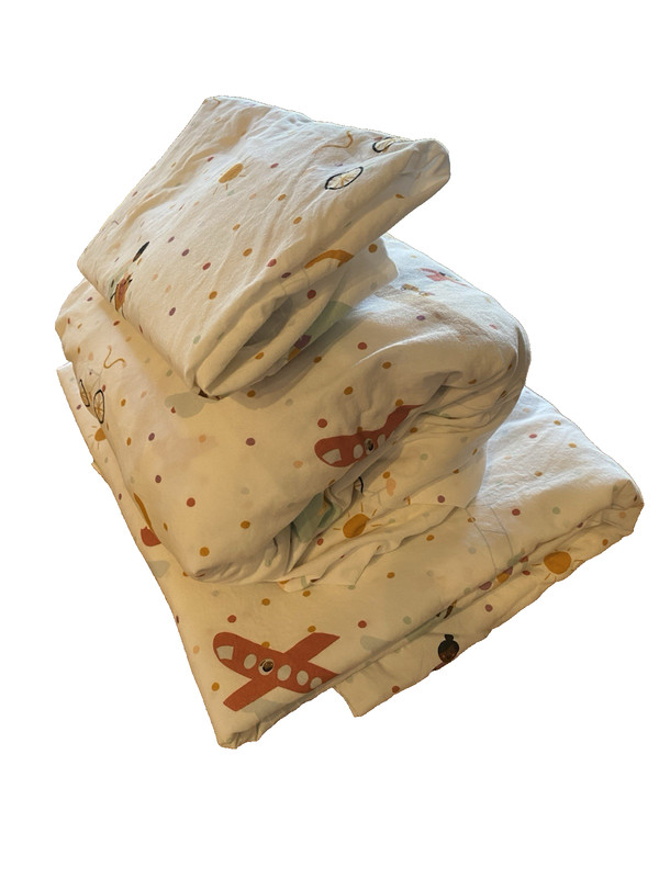 Pillowfort Twin Sheet Set Flat Fitted & 1 Case White Crisp Cotton Kids at Play gallery