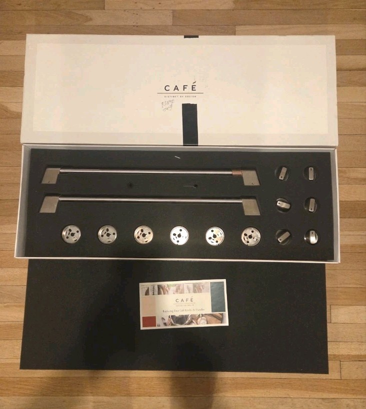 GE CAFÉ™ Front Control Gas Knobs and Handles - Brushed Stainless CXFCGHKPMSS