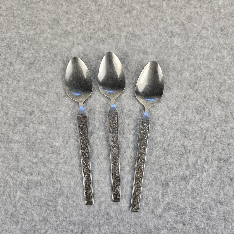 Riviera MONTEREY Scroll Pattern Stainless Black Accent Silverware Flatware U PIC gallery