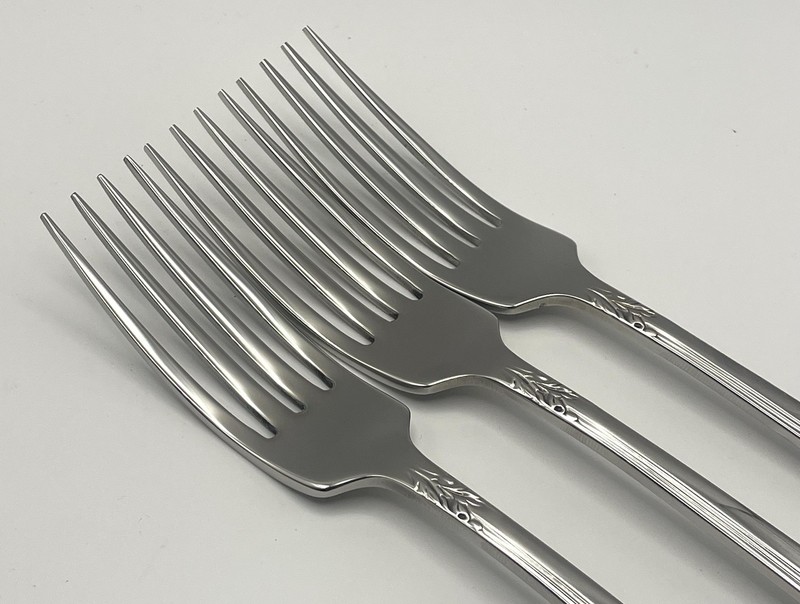 (3) Oneida Heirloom Cube DAMASK ROSE Stainless Dinner Fork Lot ~ 8 1/8” gallery
