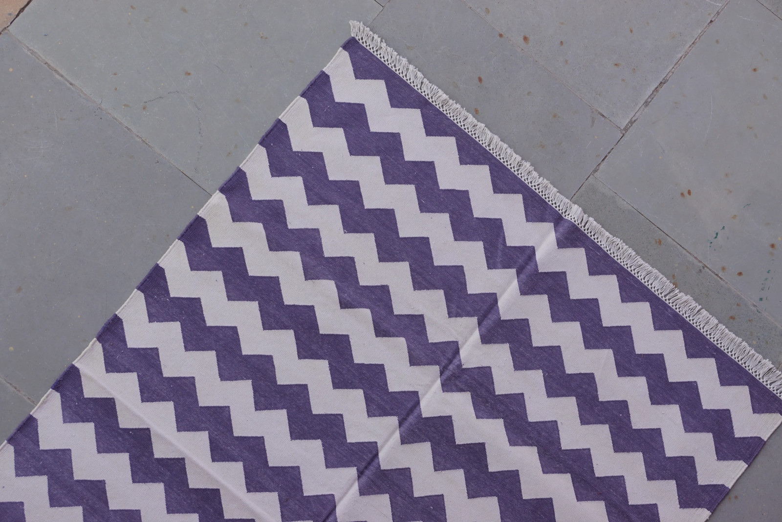 Rugmoda Cotton Blue & Ivory Zigzag Chevron 4x6 ft Living Room Area Rug gallery