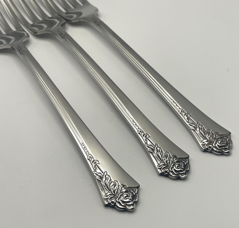(3) Oneida Heirloom Cube DAMASK ROSE Stainless Dinner Fork Lot ~ 8 1/8” gallery