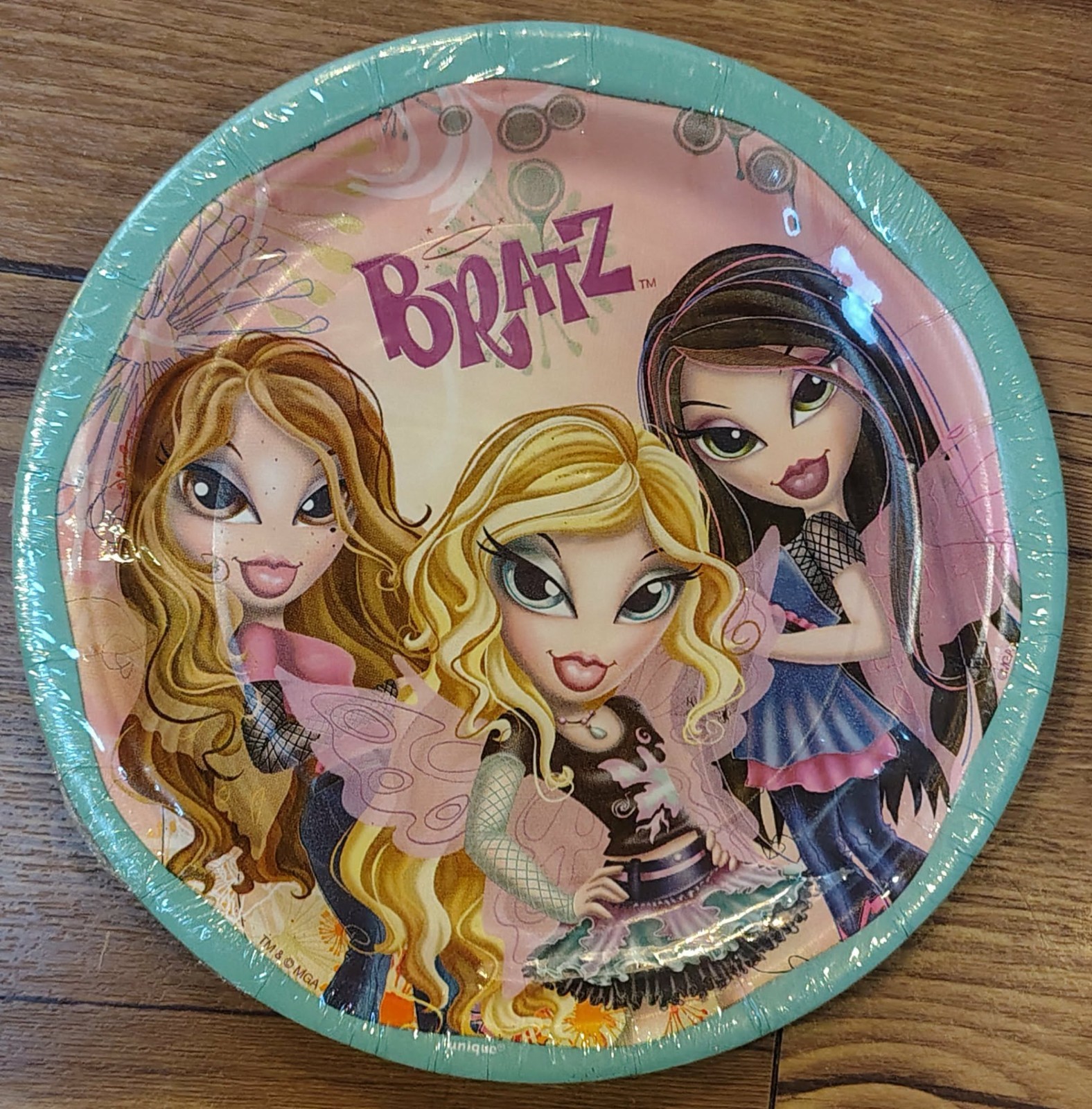 BRATZ DOLL 8 Ct Dessert 7in Paper Party Plates Birthday Unique gallery