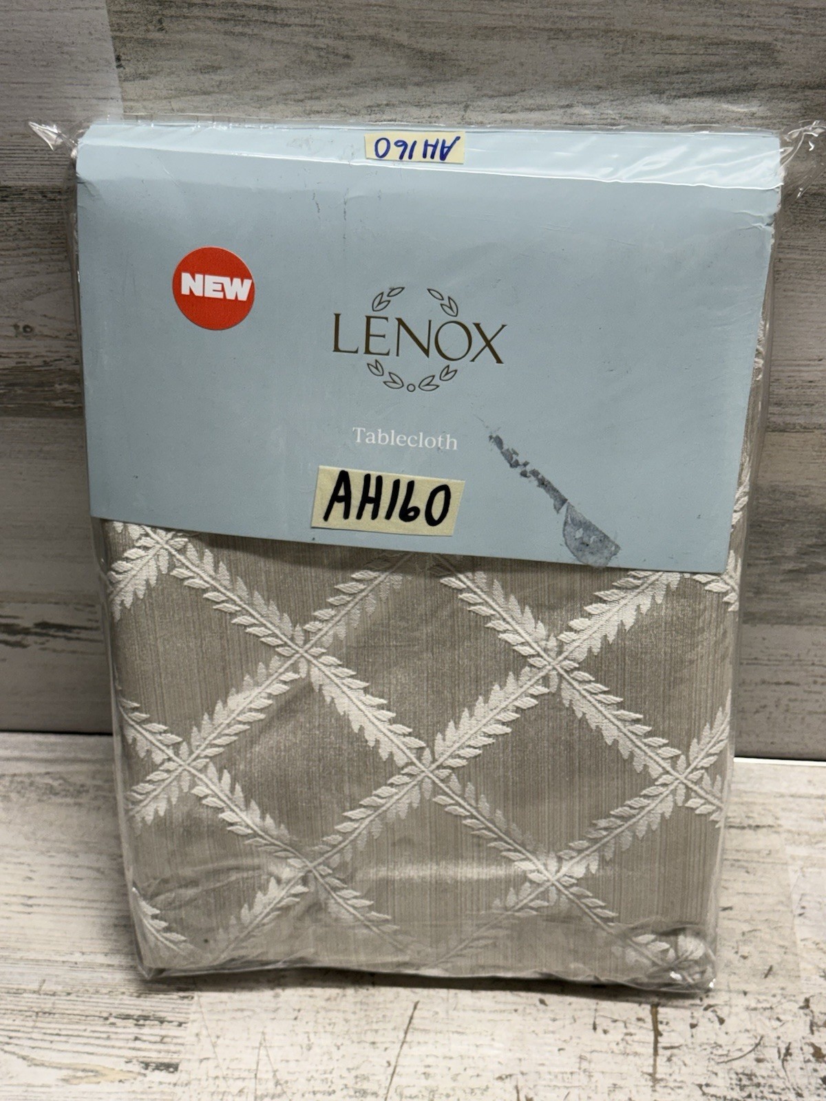 Lenox Laurel Leaf 70" X 104" Rectangle Tablecloth - Ivory New gallery
