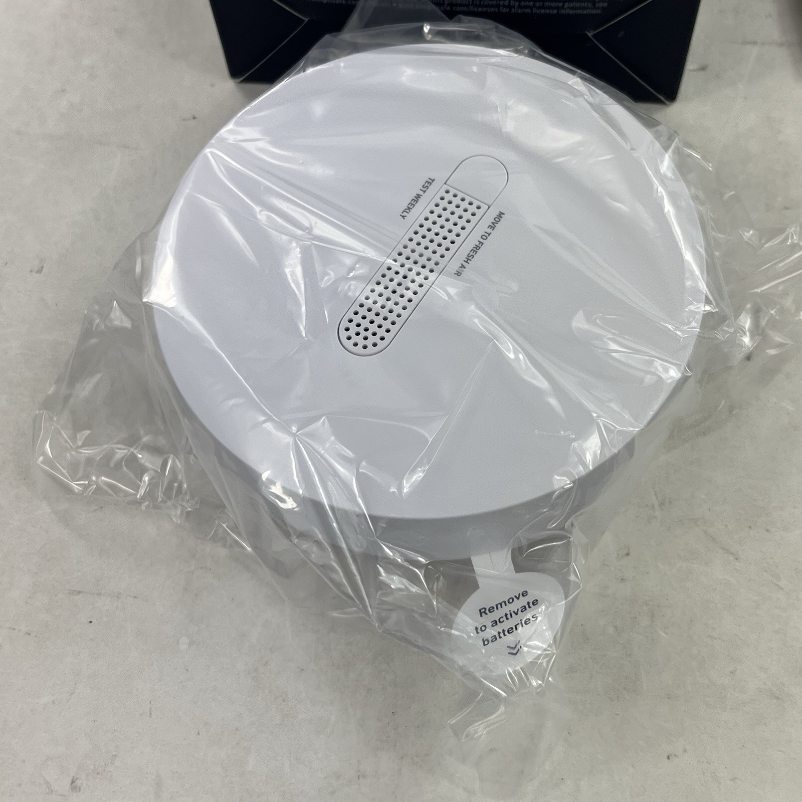 SimpliSafe Smoke & Carbon Monoxide Detector CA002 White New Open Box gallery