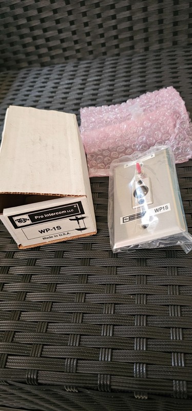 Pro Intercom WP1S Wall Plate with Male XLR & A-B Switch Single-gang wall plate gallery