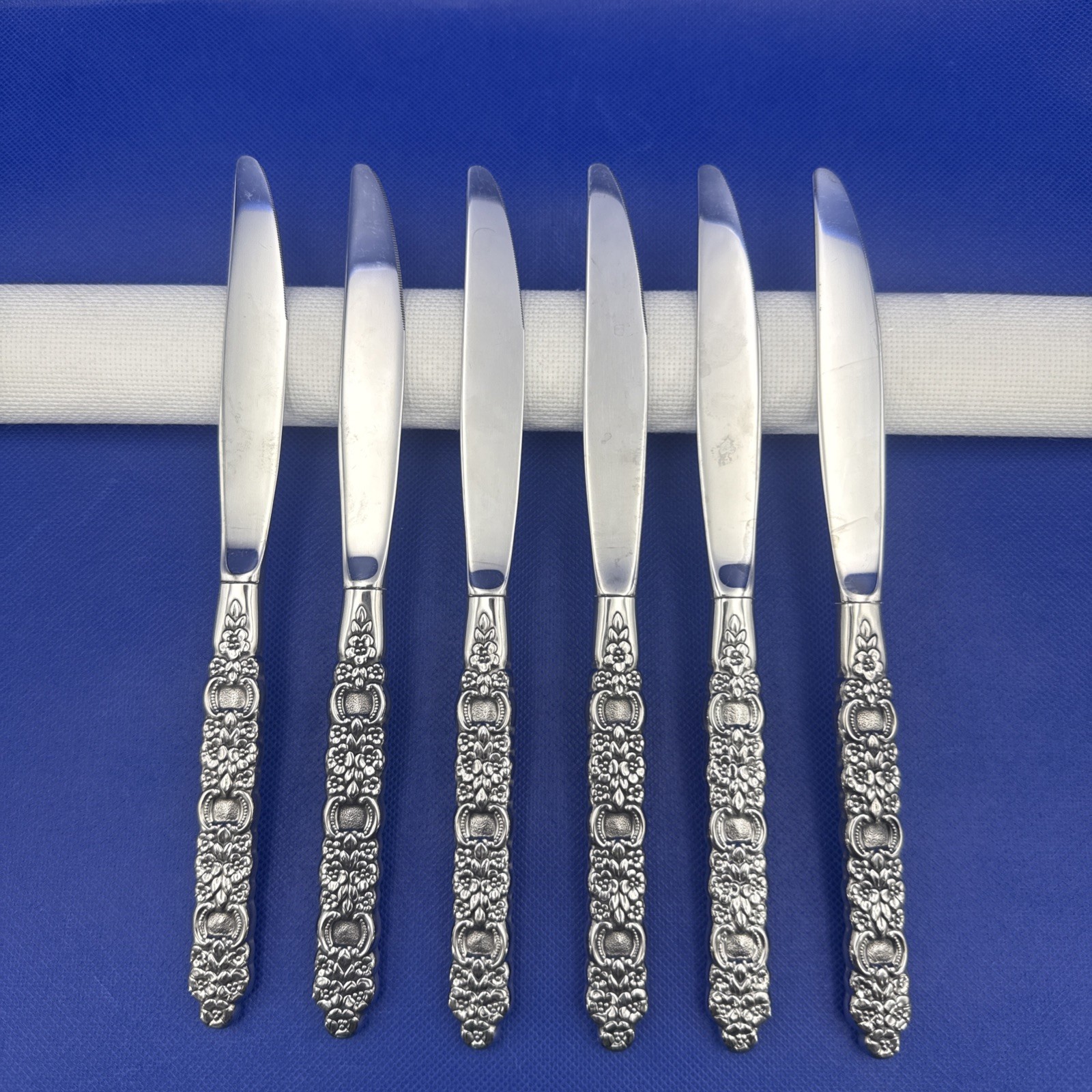 Oneida Community VIOLA VOILA Stainless Dinner Knife Glossy Silverware Flatware gallery