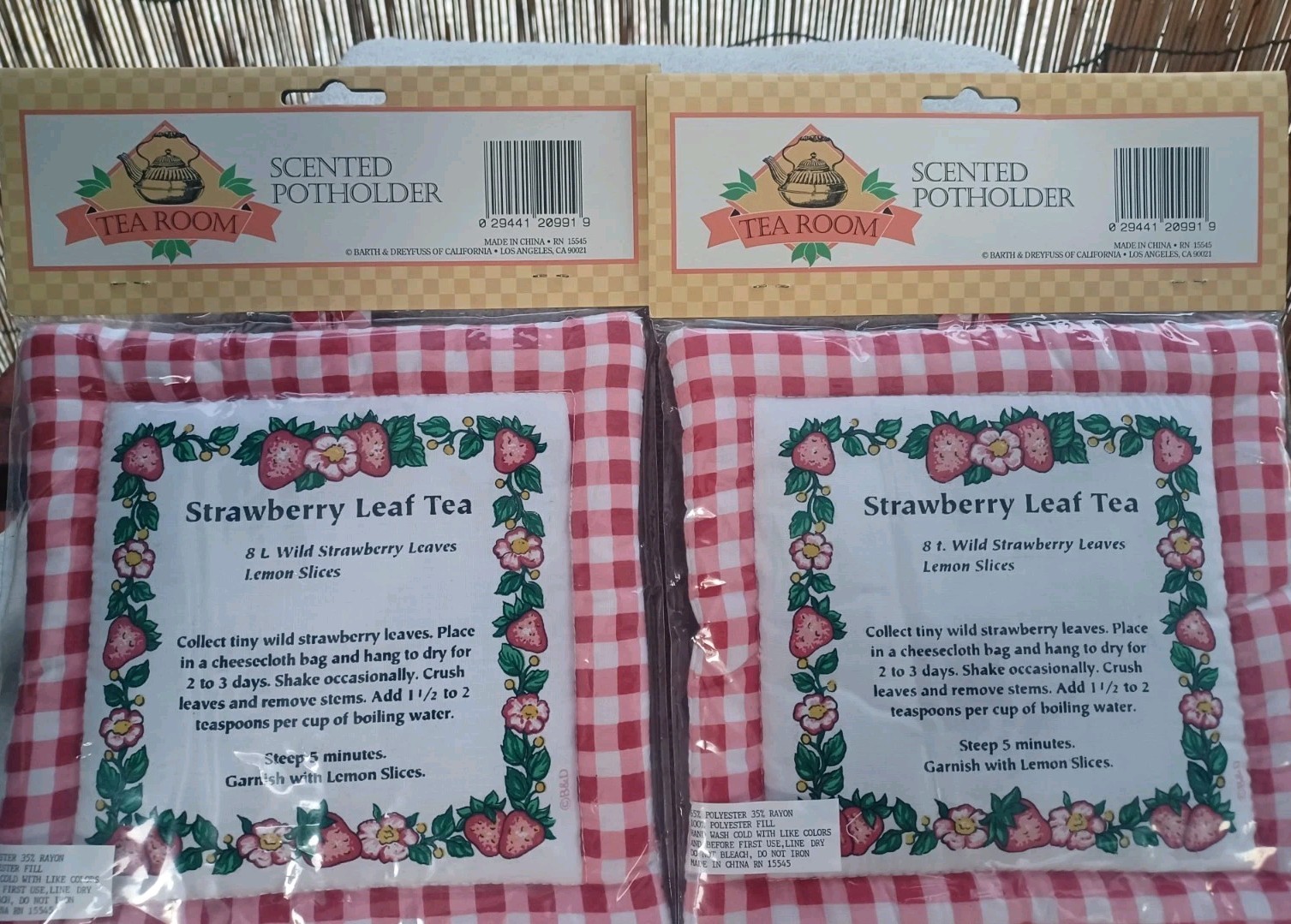 Tea Room Scented Potholder Stawberry Sented Pot Holder Brand New, In Packaged gallery