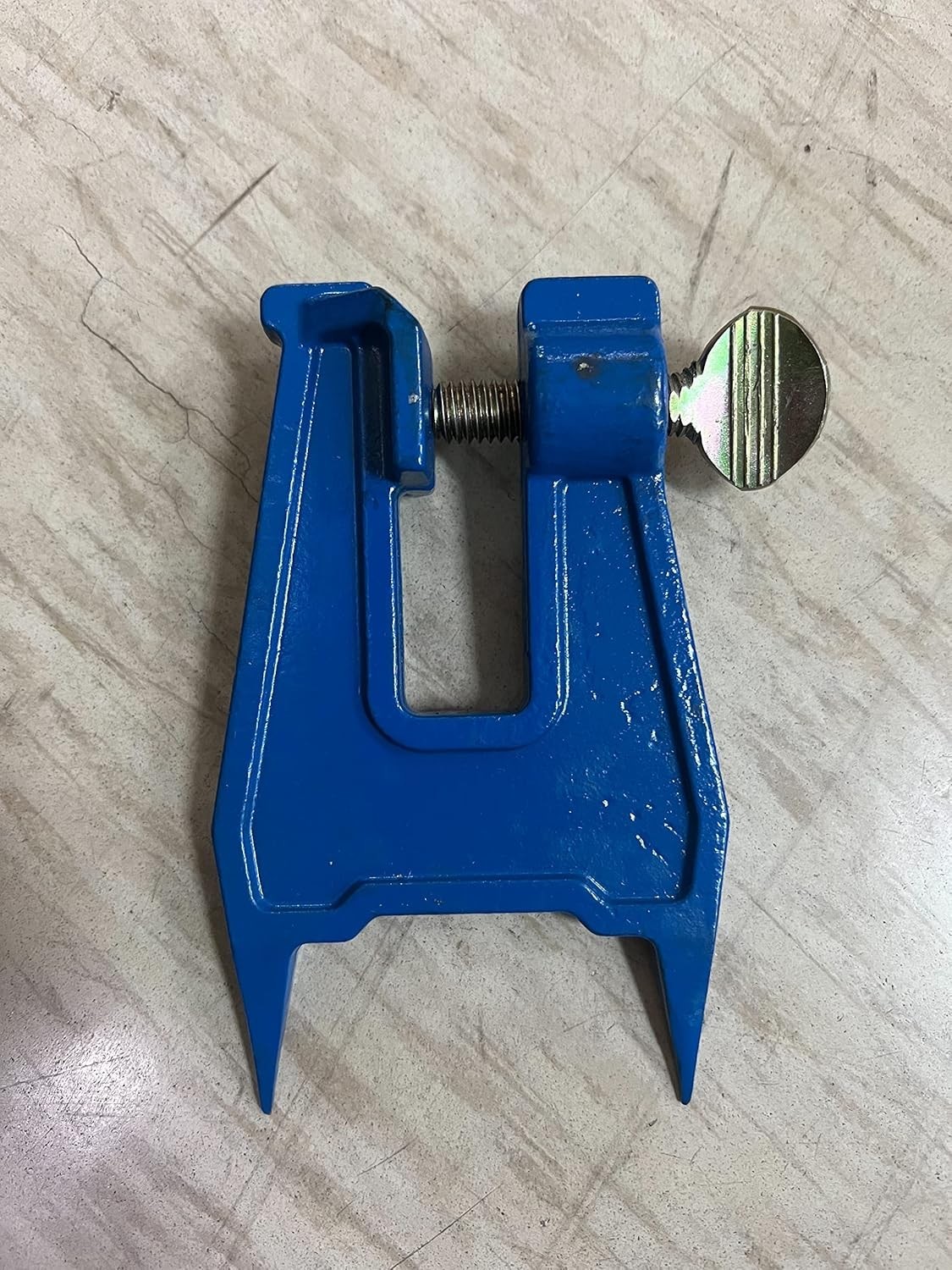 Portable Chainsaw Sharpening Vise - Essential Kit for Precision Maintenance gallery