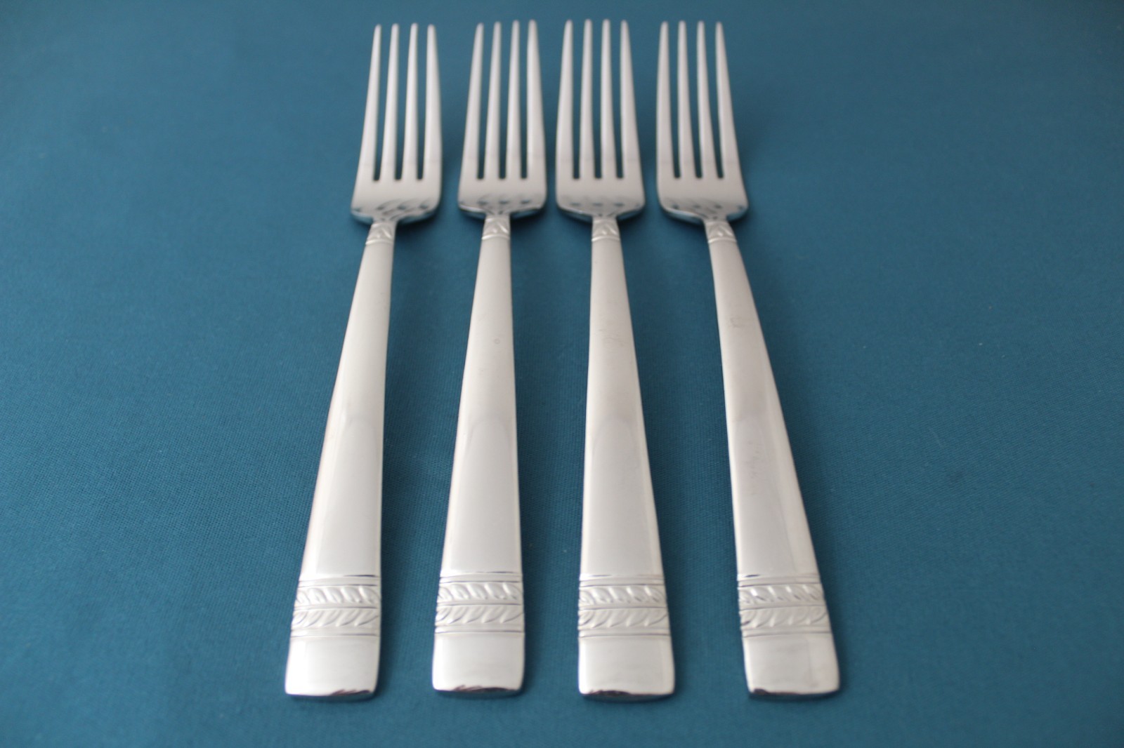 Reed & Barton EVERGREEN Dinner Forks (Set of 4) 18/10 Stainless China 8" gallery
