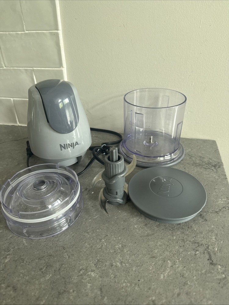 Ninja Master Prep Blender Food Processor 16 Ounces QB900B 400W Used Works