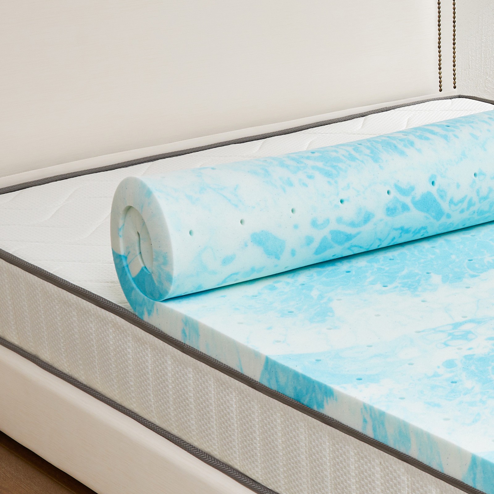 SMUG 3" Queen Size Memory Foam Mattress Topper,Comfortable Ventilated Bed Topper gallery
