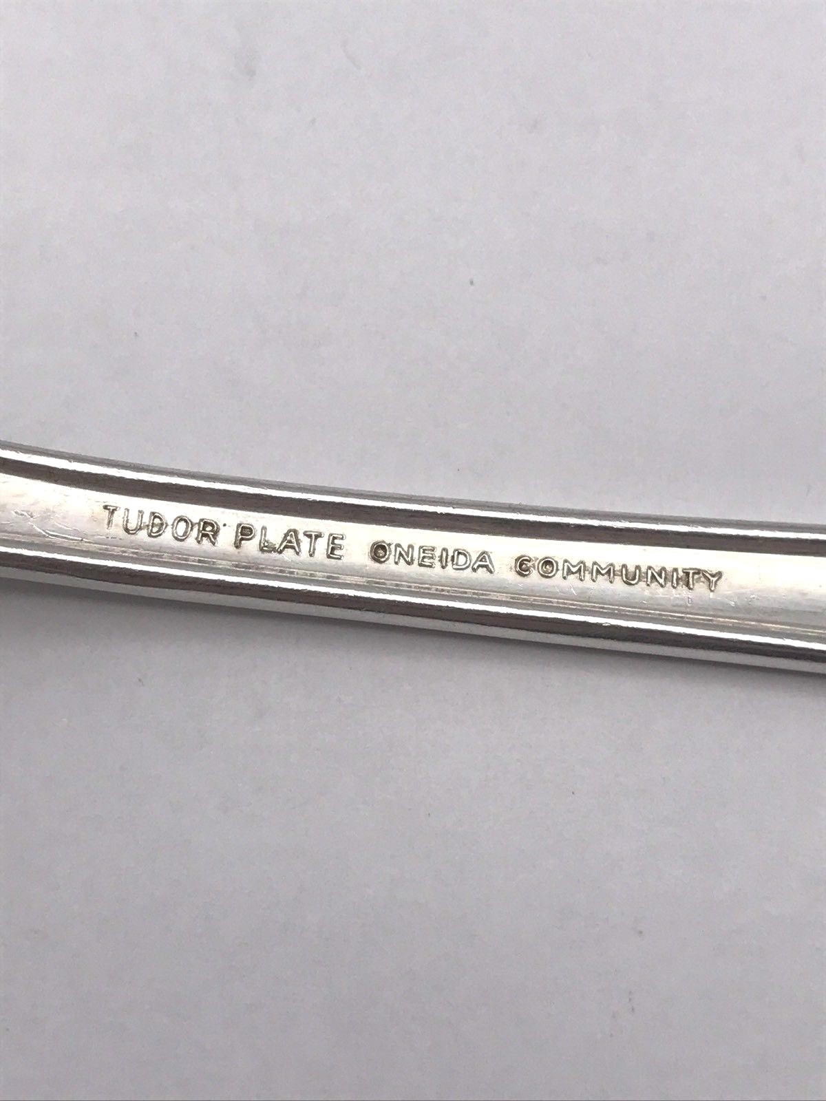 Oneida Community Queen Bess II Tudor Silver Plate 1946 CHOICE Flatware #17-1299 gallery