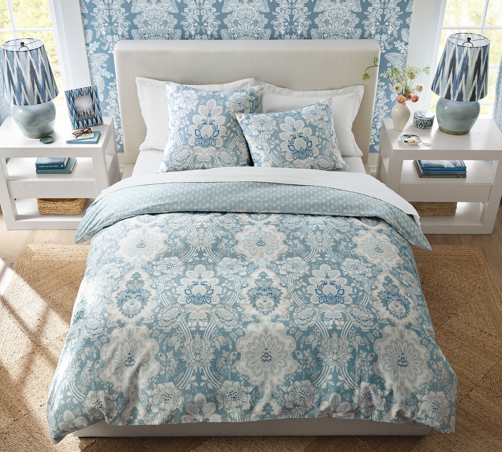 Pottery Barn Kravet Arboretum Petite Floral Reversible Duvet Cover Full/Queen gallery