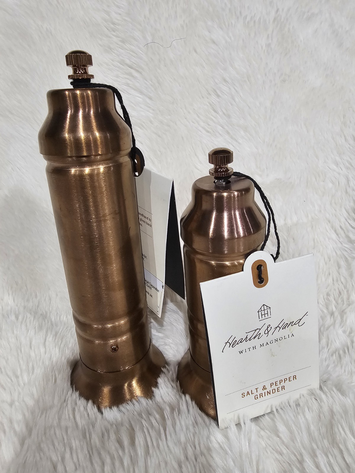 Salt & Pepper Crank Grinder Pair ▪ Copper Finish ▪︎ Hearth & Hand w/ SCRATCHES gallery
