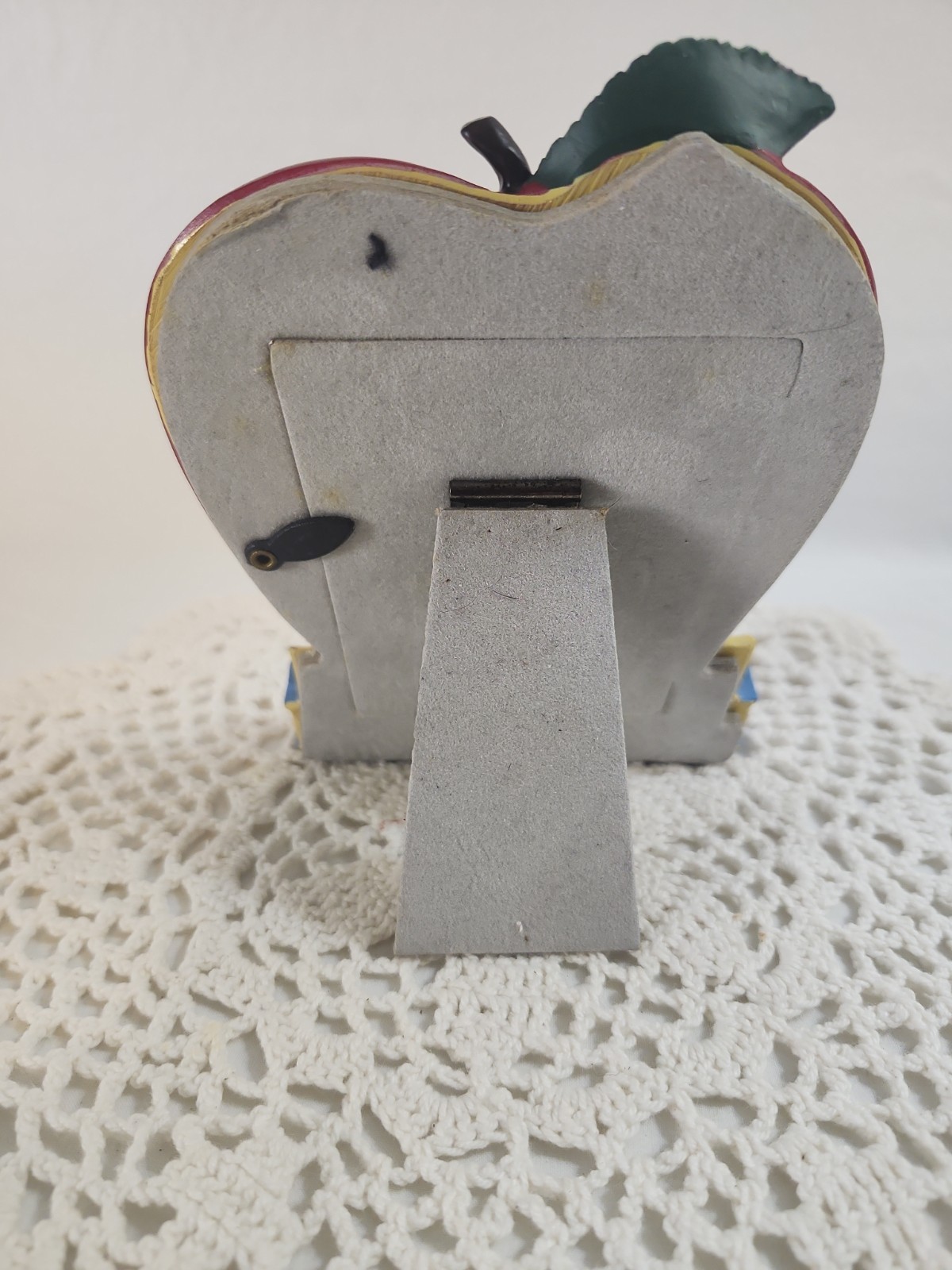Vtg 3D Apple Shaped Picture Frame Teacher Books Pencil Small 3 x 4 Classroom gallery