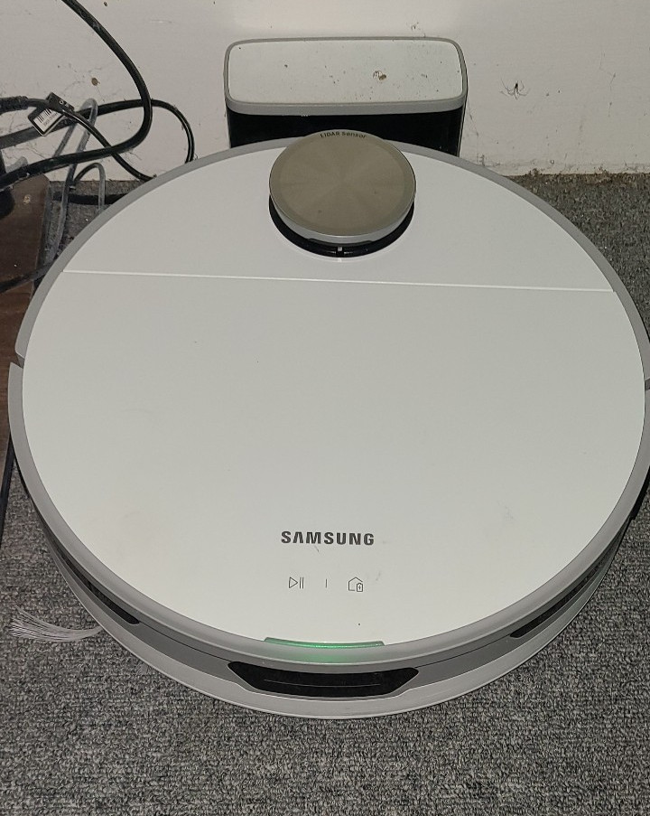 Samsung Jet Bot VR30T80313W Robot Vacuum Intelligent Power White gallery