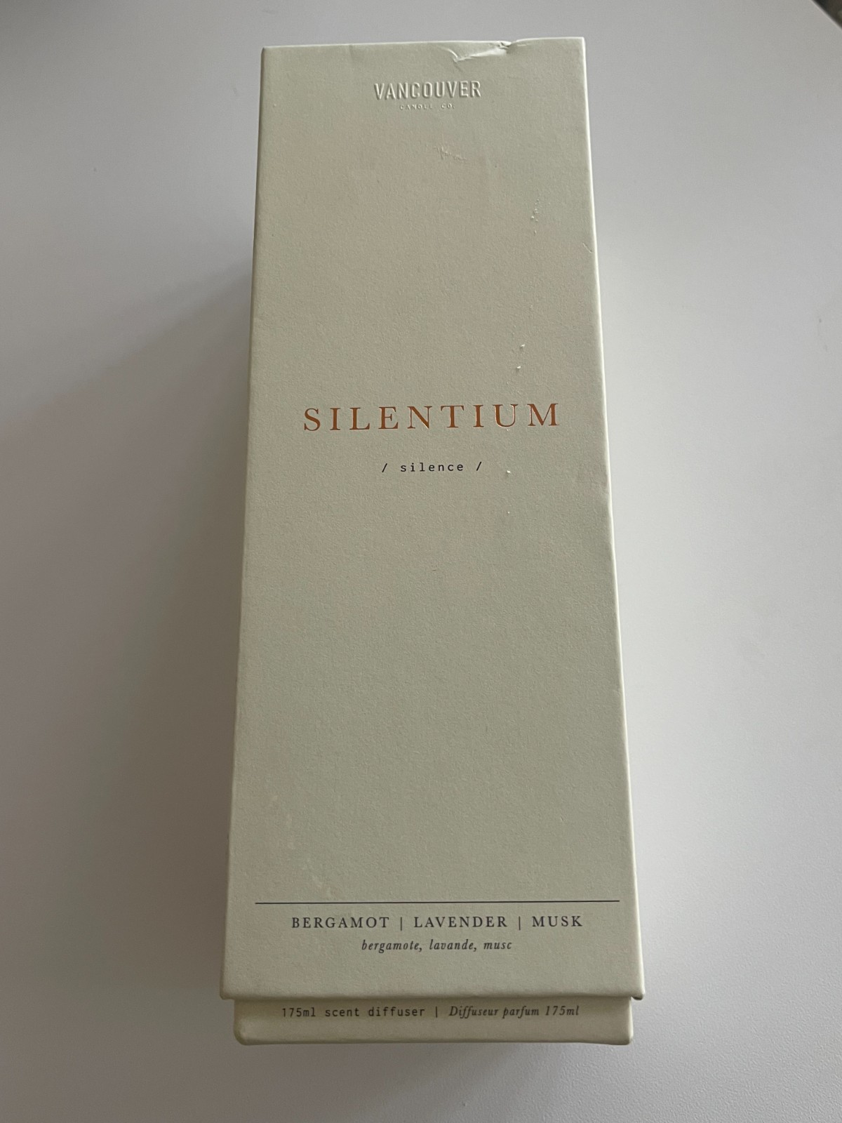 Vancouver Candle Co. Reed Diffuser Set Silentium– 5.9 fl oz New in Box gallery