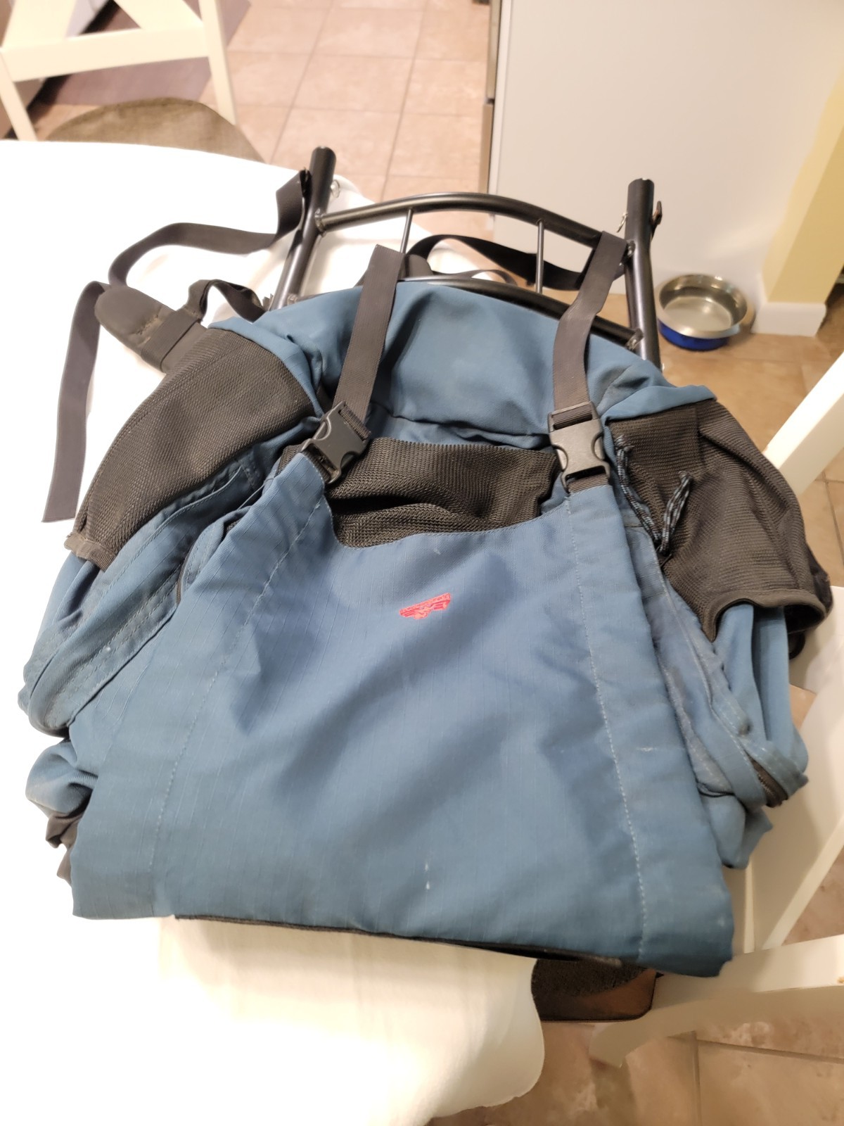 EMS External Frame Hiking Backpack Blue Hip Belt 4 Pockets Adjustable Straps 5