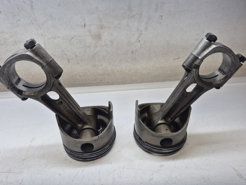 Onan BF/MS B43 B48 Connecting Rods & Pistons 170-3439 18hp 20 Hp Standard Bore gallery